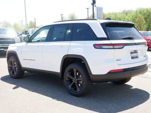 New 2025 Jeep Grand Cherokee Limited image 15