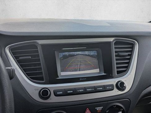 Used 2020 Hyundai Accent SE w/ Cargo Package FWD image 11