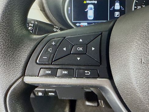 Used 2021 Nissan Versa SV image 14