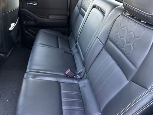 Used 2024 Nissan Frontier SL w/ Technology Package image 11