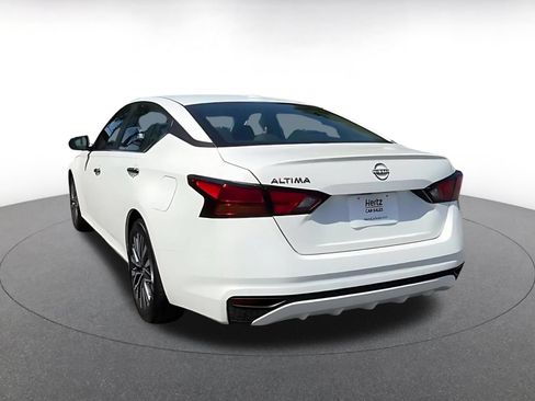 Used 2025 Nissan Altima 2.5 SV FWD image 10
