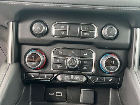 Used 2024 Chevrolet Tahoe LT RWD image 20