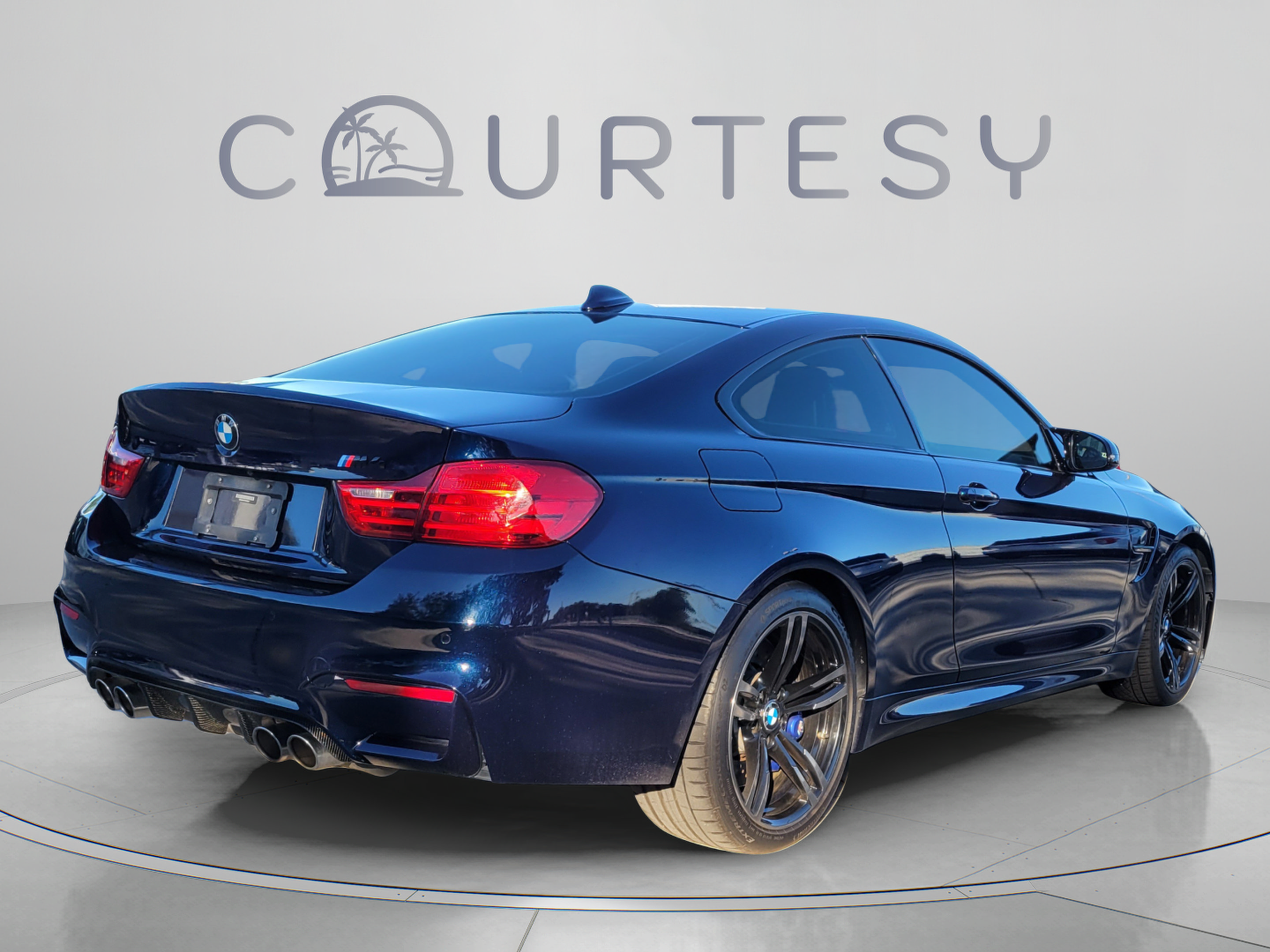 Used 2016 BMW M4 Coupe RWD image 3