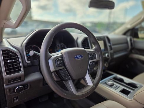 Used 2021 Ford Expedition XLT RWD image 18
