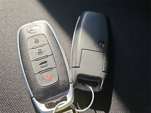 Used 2024 Nissan Sentra SV image 34