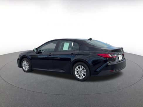 Used 2025 Toyota Camry LE image 10