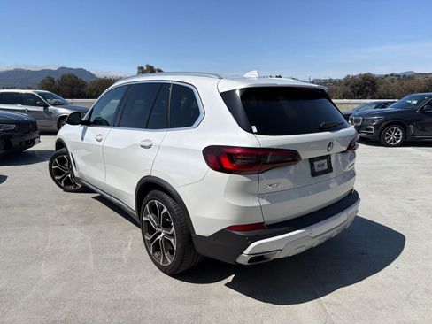 Certified 2023 BMW X5 sDrive40i w/ Premium Package RWD image 2