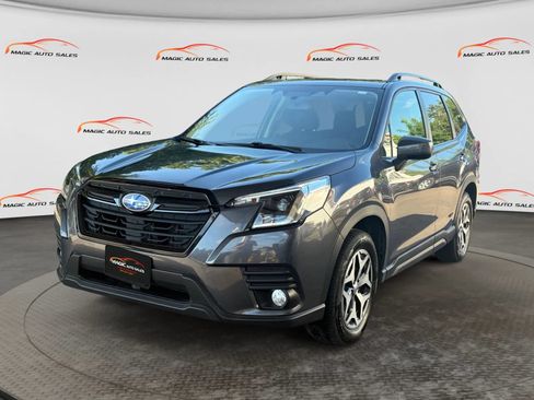 Used 2022 Subaru Forester Premium AWD/4WD image 1