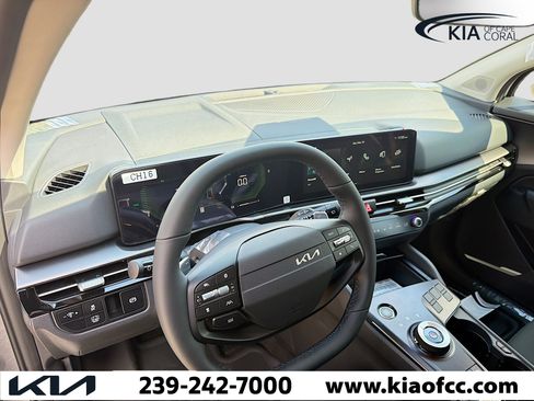 New 2026 Kia Sportage LX image 21