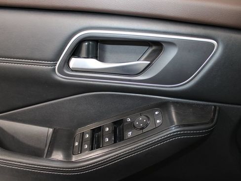 Used 2021 Nissan Rogue SV w/ Premium Package FWD image 37