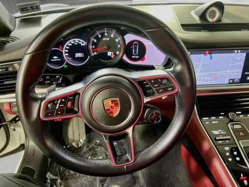 Used 2020 Porsche Panamera GTS image 11