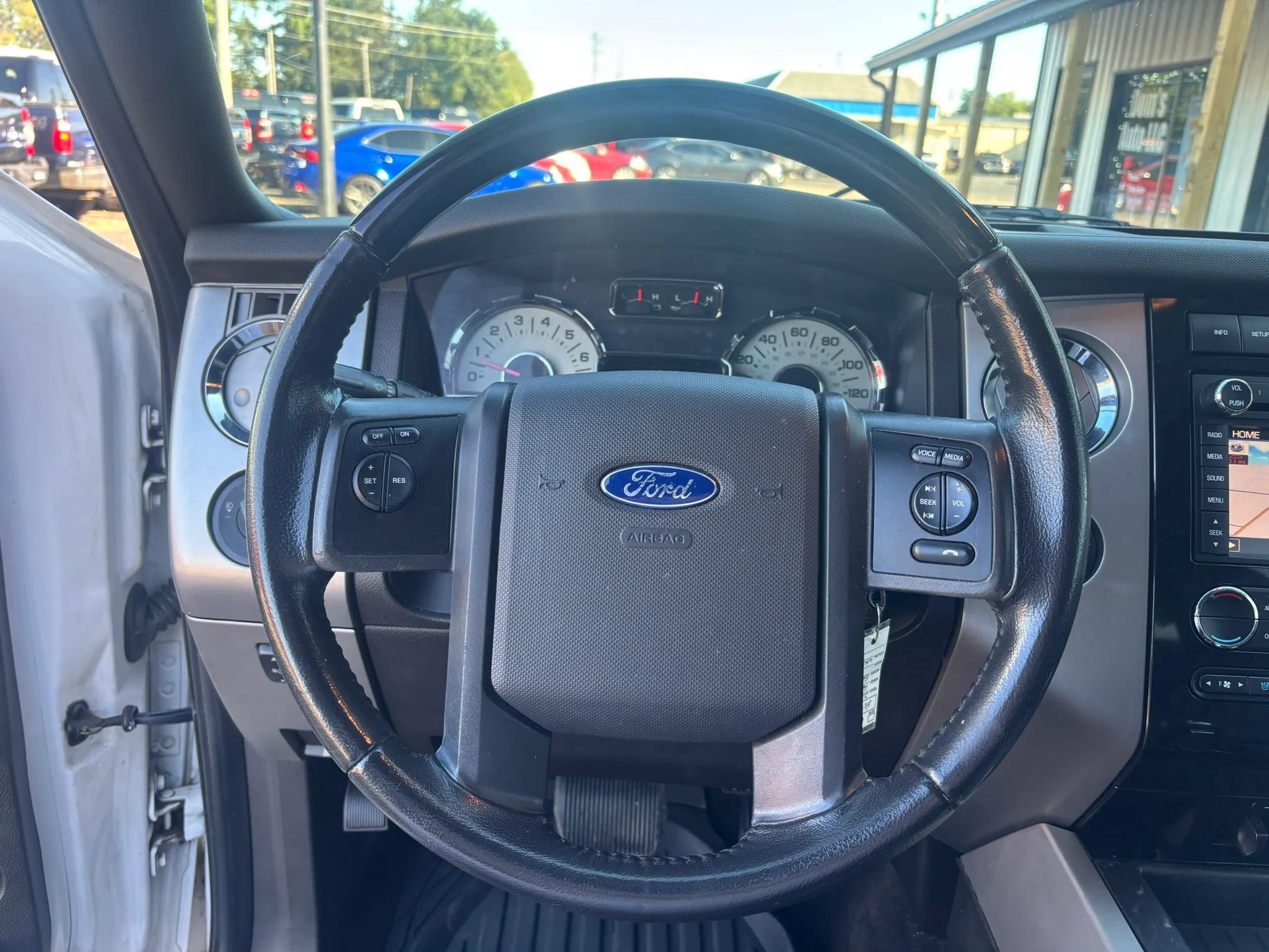 Used 2013 Ford Expedition Limited AWD/4WD image 22