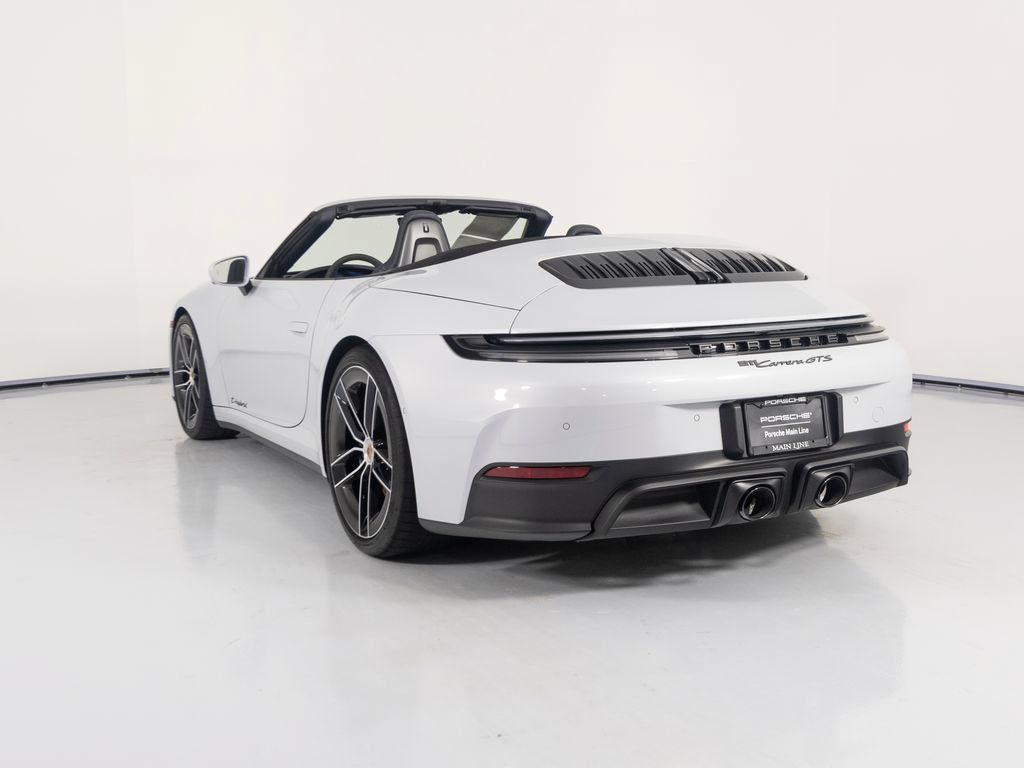 Certified 2025 Porsche 911 Carrera GTS RWD image 3