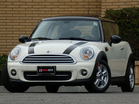 Used 2013 MINI Cooper Hardtop image 2
