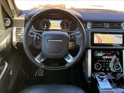 Used 2020 Land Rover Range Rover HSE image 4