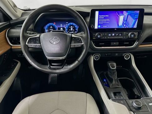 Certified 2026 Toyota Grand Highlander AWD image 24