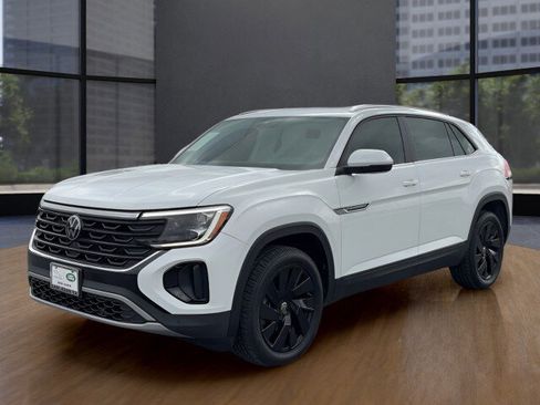 Used 2024 Volkswagen Atlas Cross Sport SE FWD image 1
