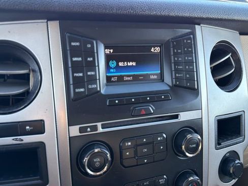 Used 2017 Ford Expedition XLT image 26