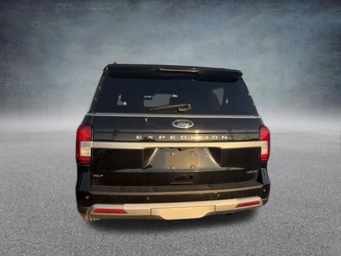 Used 2024 Ford Expedition Max XLT image 8