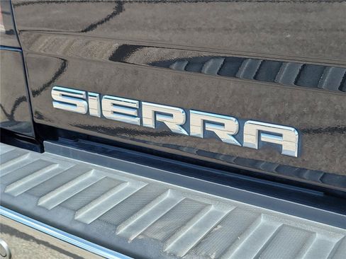 Used 2018 GMC Sierra 1500 SLT w/ SLT Premium Package AWD/4WD image 7
