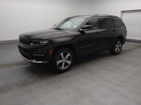 Used 2022 Jeep Grand Cherokee L Limited RWD image 2