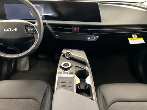Used 2024 Kia EV6 Light RWD image 13
