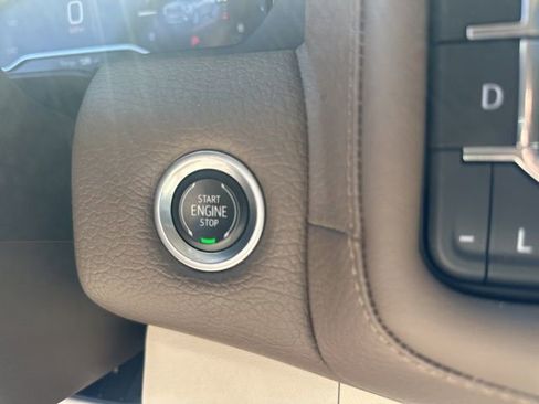 Used 2022 GMC Yukon XL Denali w/ Denali Premium Package image 30