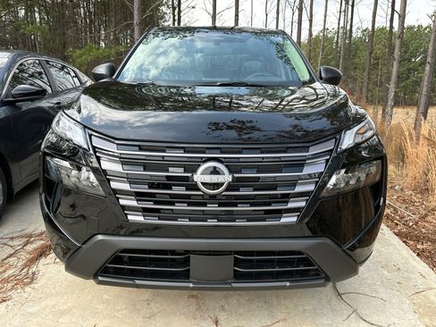 New 2026 Nissan Rogue S image 2