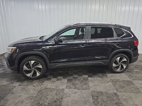 Used 2023 Volkswagen Taos SE AWD/4WD image 5