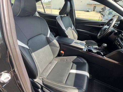 Used 2025 Toyota Camry SE FWD image 14