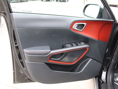 Used 2023 Kia Soul GT-Line w/ GT-Line Technology Package image 18