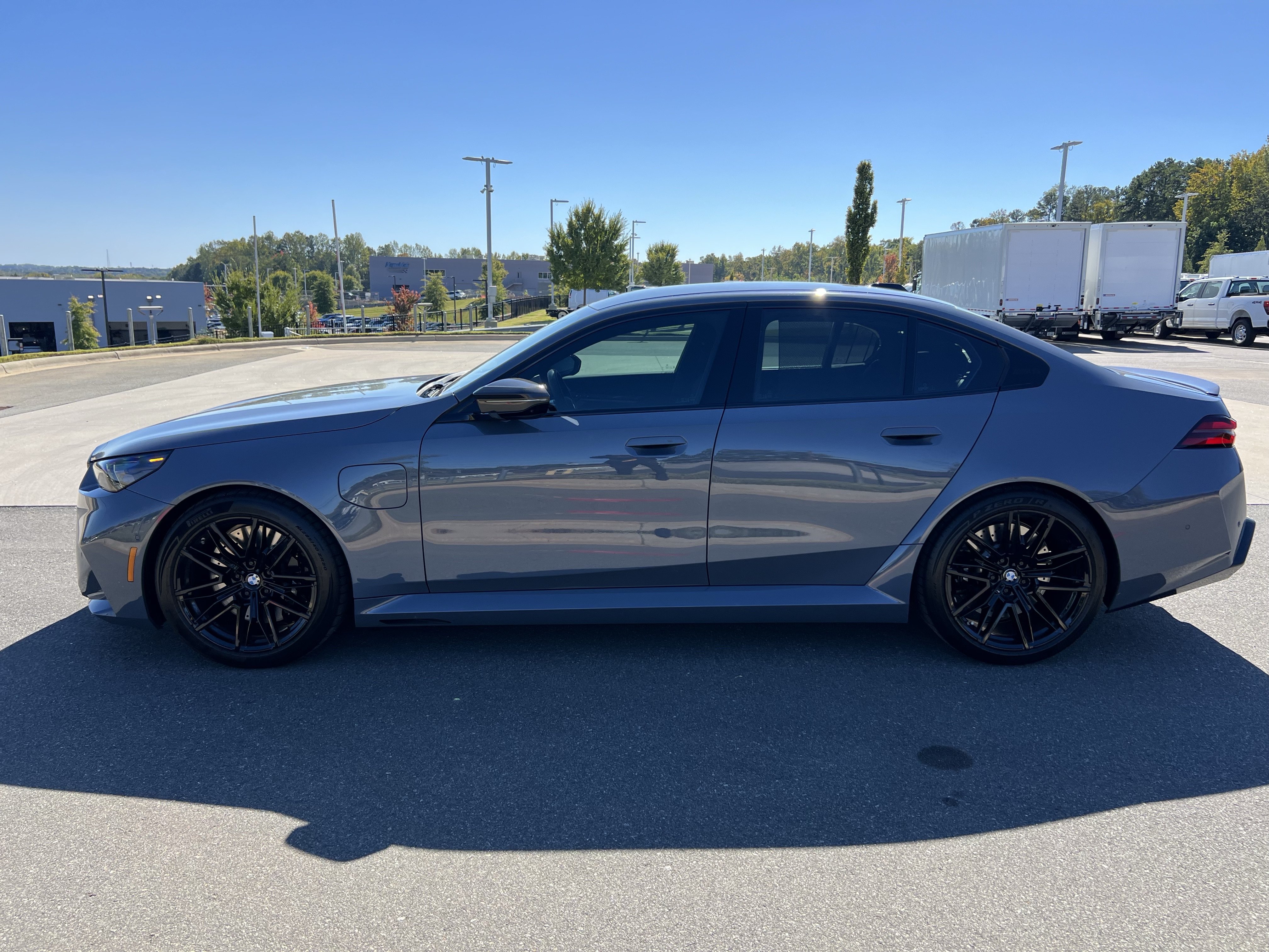Used 2026 BMW M5 w/ Carbon Package AWD/4WD image 7