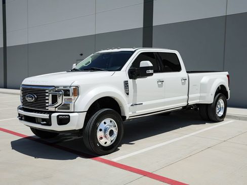 Used 2021 Ford F450 Limited w/ FX4 Off-Road Package AWD/4WD image 4