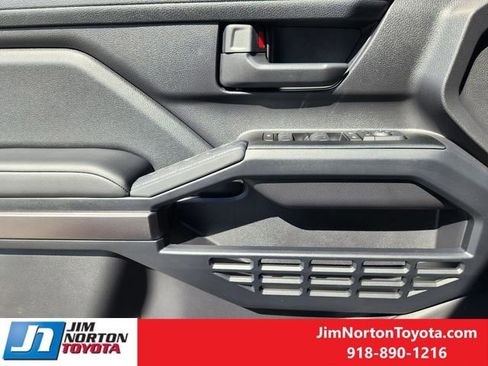 New 2026 Toyota 4Runner SR5 image 18