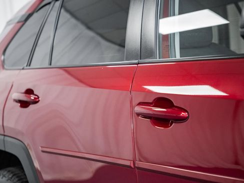 Used 2021 Toyota RAV4 LE image 11