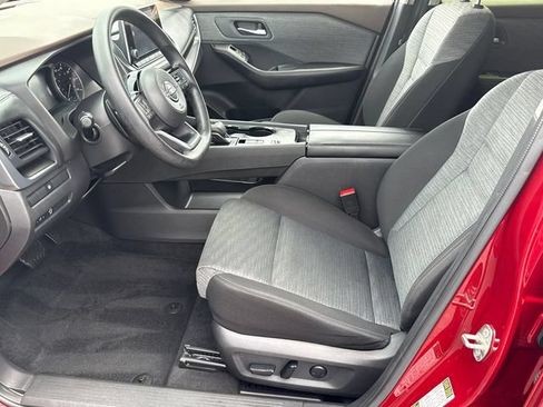 Used 2023 Nissan Rogue SV FWD image 9
