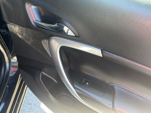 Used 2012 Buick Regal GS image 32