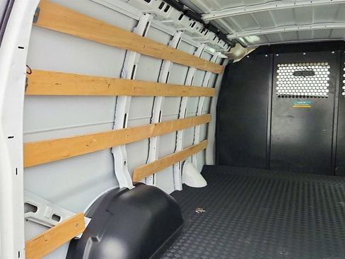 Used 2025 GMC Savana 2500 w/ Driver Convenience Package RWD image 18