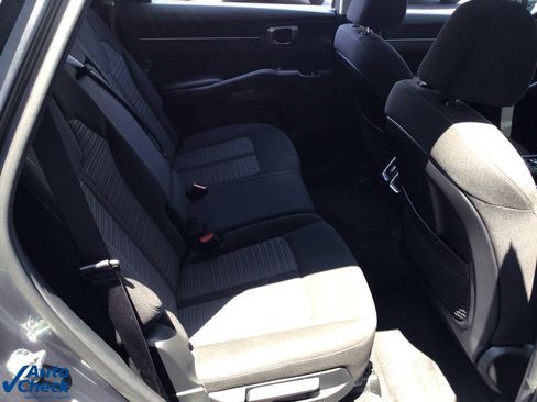 Used 2023 Kia Sorento LX image 18