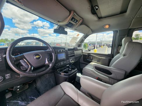 Used 2020 Chevrolet Express 2500 w/ Enhanced Convenience Package RWD image 27