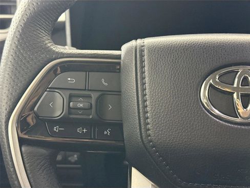 Used 2024 Toyota Tundra Limited image 18
