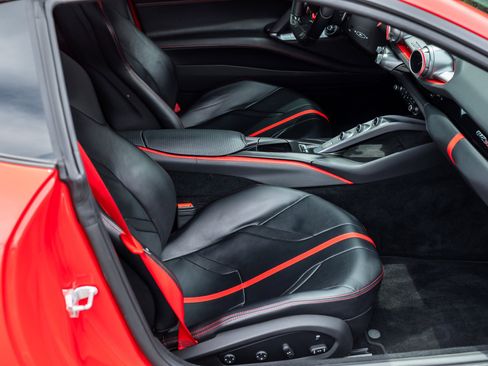 Used 2019 Ferrari 812 Superfast RWD image 33