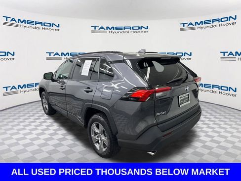 Used 2022 Toyota RAV4 LE AWD/4WD image 3