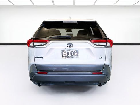 Used 2022 Toyota RAV4 LE w/ Carpet Mat Package (TMS) FWD image 5