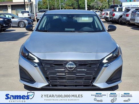 Used 2024 Nissan Altima 2.5 SV image 2