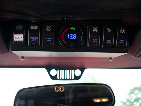 Used 2015 Jeep Wrangler Sport image 24