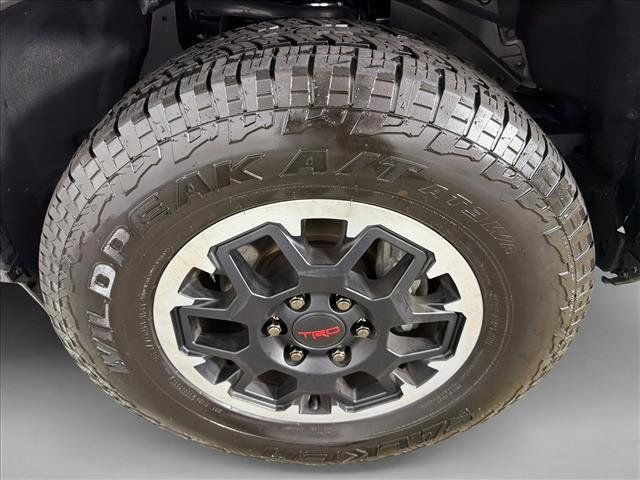 Used 2025 Toyota 4Runner TRD Off-Road Premium AWD/4WD image 11