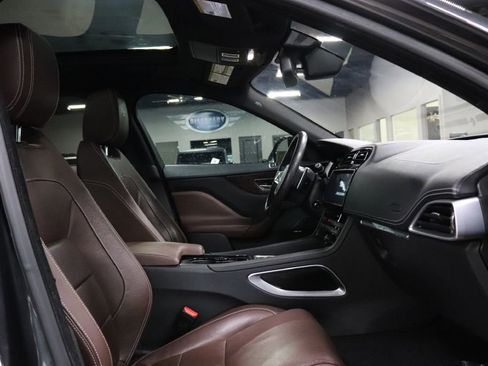Used 2017 Jaguar F-PACE S image 23