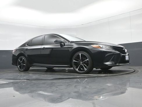 Used 2019 Toyota Camry XSE image 50