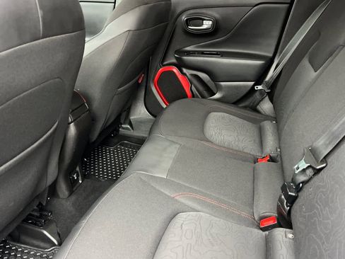 Used 2017 Jeep Renegade Trailhawk image 5